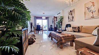 Cozy Seaside Apartment in Manilva
