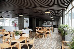 Sky House Hotel