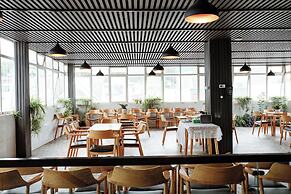 Sky House Hotel