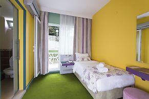 Mini Harem Hotel