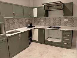 Holiday Plus Mishrifah Apartments