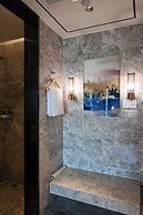 Serene Yuhua Hotel