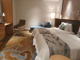 Serene Yuhua Hotel