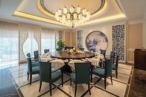 Serene Yuhua Hotel
