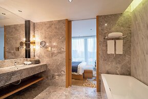 Serene Yuhua Hotel