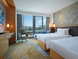 Serene Yuhua Hotel