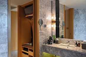 Serene Yuhua Hotel
