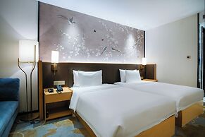 Serene Yuhua Hotel