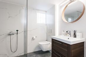 2 Level Beachfront Luxury Apt. by the Olon