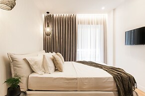 2 Level Beachfront Luxury Apt. by the Olon