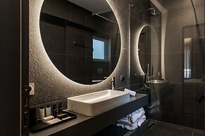 2 Level Beachfront Luxury Apt. by the Olon