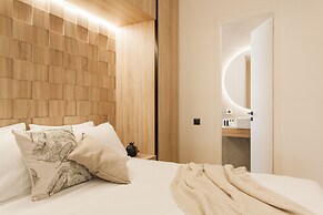 2 Level Beachfront Luxury Apt. by the Olon
