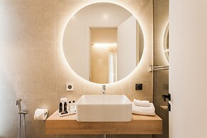 2 Level Beachfront Luxury Apt. by the Olon