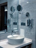 Club Hotel 777