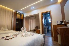Pharaonic Pyramids Hotel