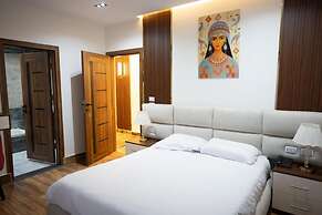 Pharaonic Pyramids Hotel