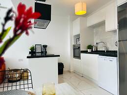 Modern and Comfortable Studio Apartment