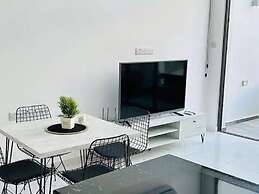 Modern and Comfortable Studio Apartment