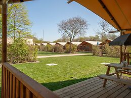 Nice Safari Tent With Bathroom, at Hunebedcentrum