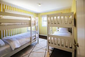 Penshurst - Lake Views - Sleeps 8