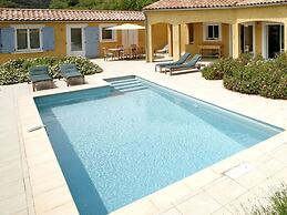 Peaceful Villa With Pool & Views