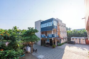 Aryas Residency