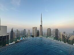 Burj Khalifa View Pool -1 BDR Paramount