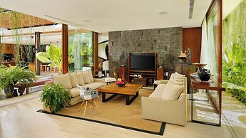 Villa Svarga by Elite Havens