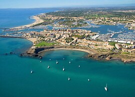Sunny Chalet Close to Sea