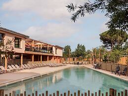 Sunny Chalet Close to Sea