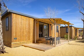 Sunny Chalet Close to Sea