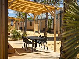 Sunny Chalet Close to Sea