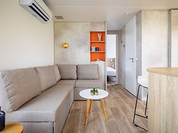 Sunny Chalet Close to Sea