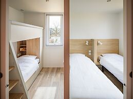 Sunny Chalet Close to Sea