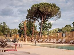 Sunny Chalet Close to Sea