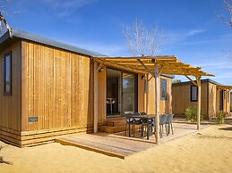 Sunny Chalet Close to Sea