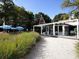 Veluwemeer Chalet Park Retreat