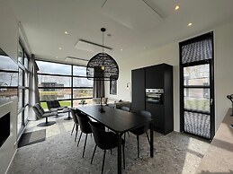 Veluwemeer Chalet Park Retreat