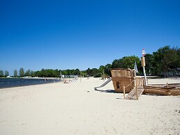 Veluwemeer Chalet Park Retreat