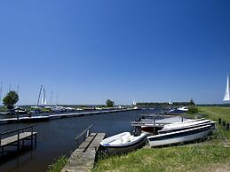 Veluwemeer Chalet Park Retreat
