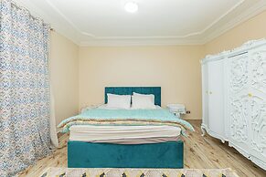 Queen of Pyramids Hotel