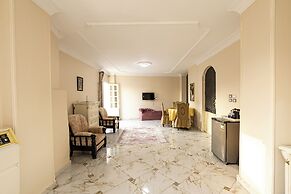 Queen of Pyramids Hotel