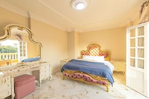 Queen of Pyramids Hotel