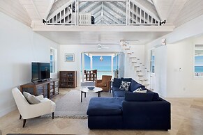 Island Getaway: Charming Cottage Steps From The Beach