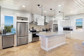 Island Getaway: Charming Cottage Steps From The Beach