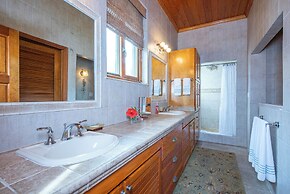 Seven Palms Serenity: Beachfront Oasis
