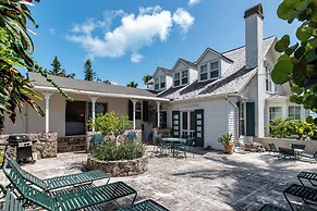 Oceanfront Oasis: Luxury Home With Sunset Views