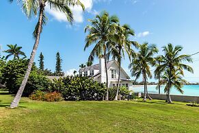 Oceanfront Oasis: Luxury Home With Sunset Views
