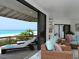 Oceanfront Elegance: Lovely Home With Views