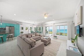 Seaside Escape: Luxurious Coastal Retreat